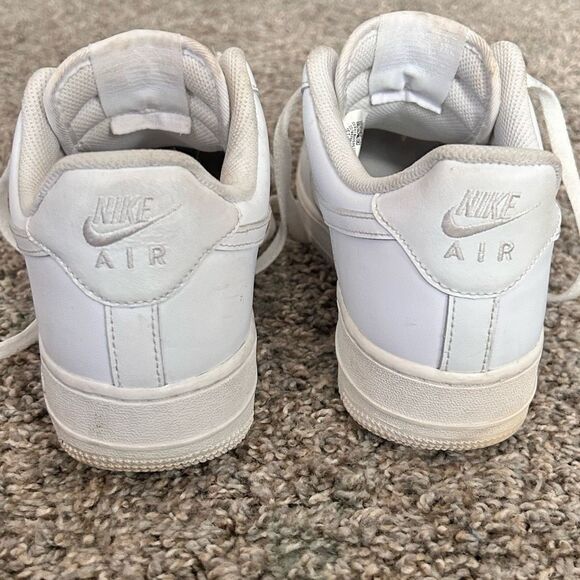 Nike AF1 Triple White Low Top Sneakers Mens 8.5 | Womens 10 | Great Preloved - Picture 5 of 10